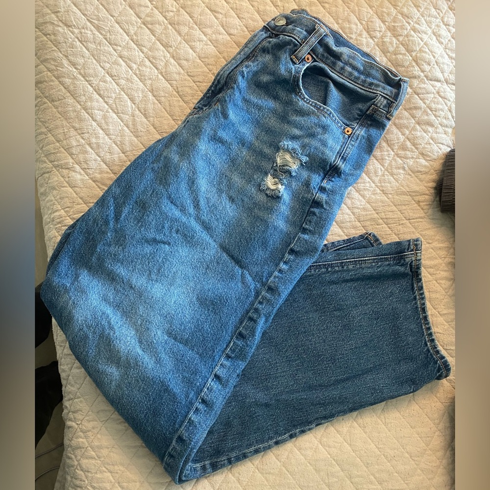 American Eagle Distressed Baggy Jeans - Picture 4 of 4